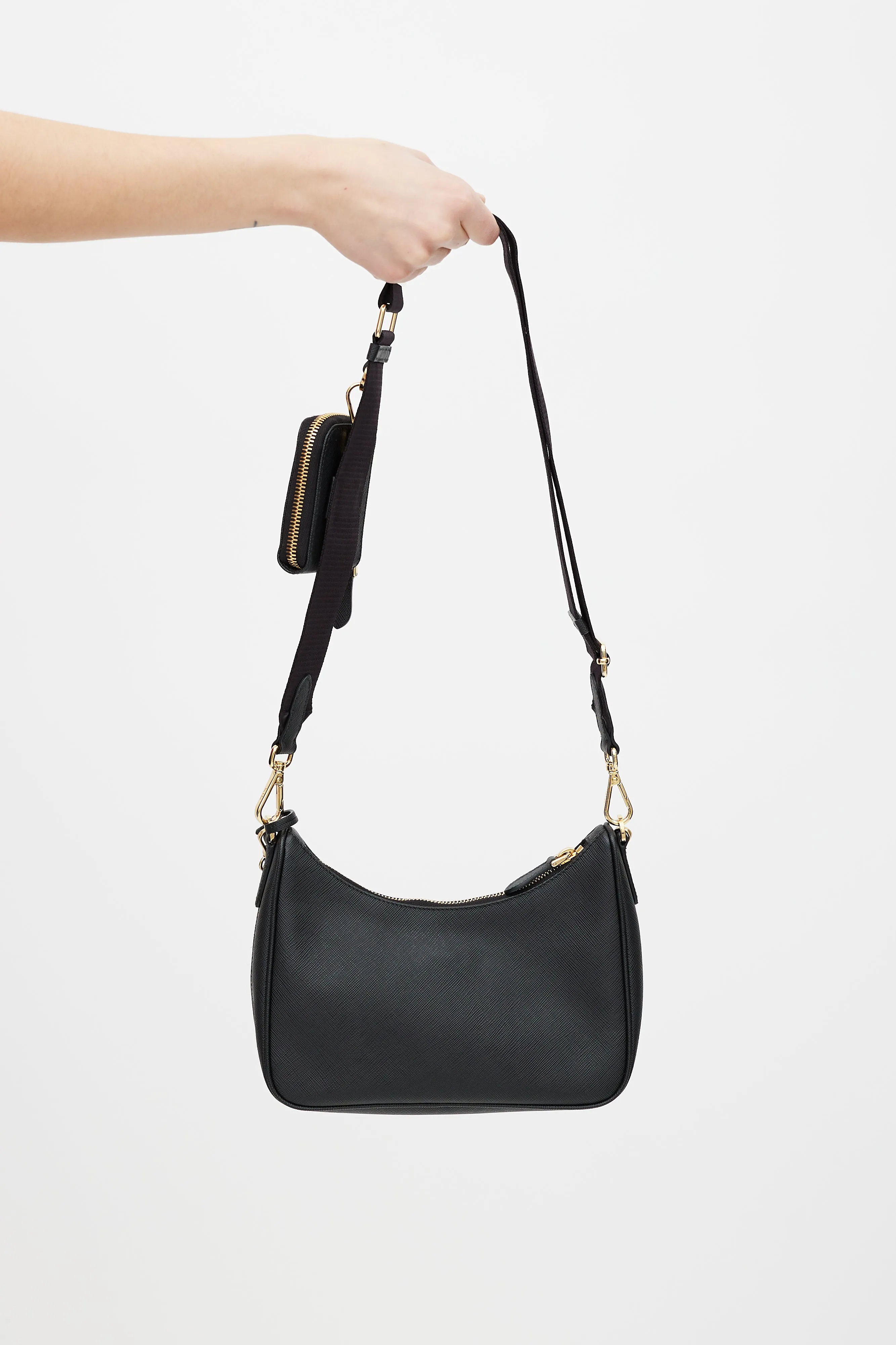 Black Saffiano Leather Re-Edition 2005 Shoulder Bag