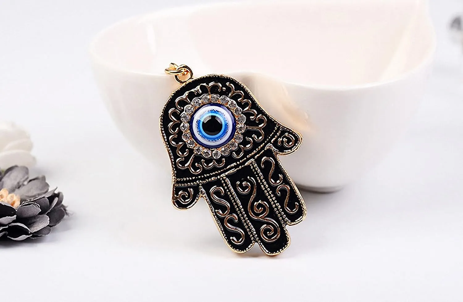 Giwotu Evil Eye Keychain Ring Hamsa Hand of Fatima with Crystal Rhinestones Resin Lucky Nazar Amulet Devil's Eye Palm Charm Key Holder for Women Men Car Keys Bag Purse Pendant Zinc Alloy Black