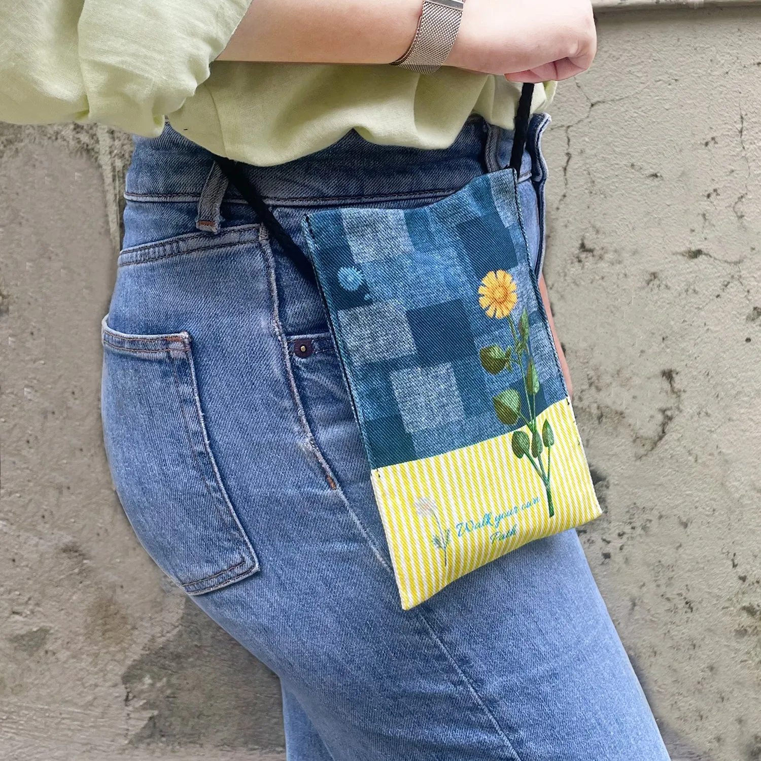 Little Daisy  Walking Cross Body Sling