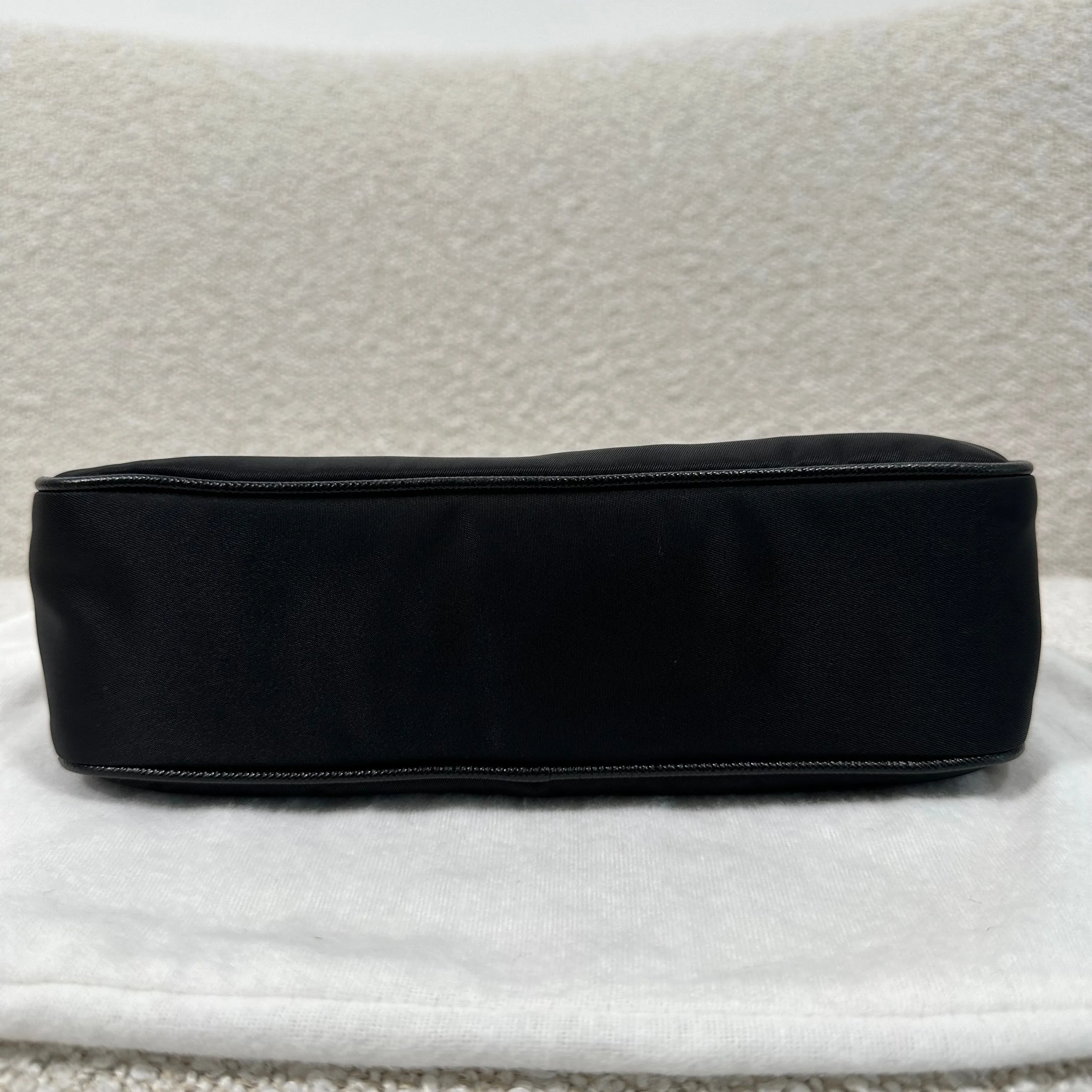 Prada Re-Edition 2005 Shoulder Bag Black
