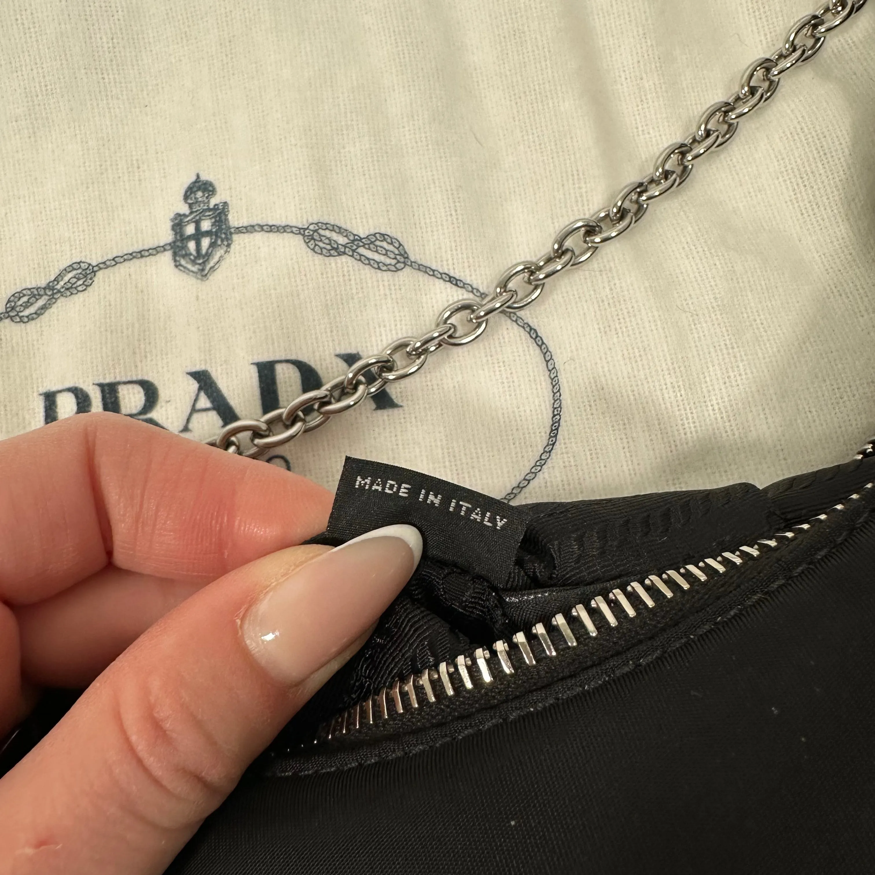 Prada Re-Edition 2005 Shoulder Bag Black