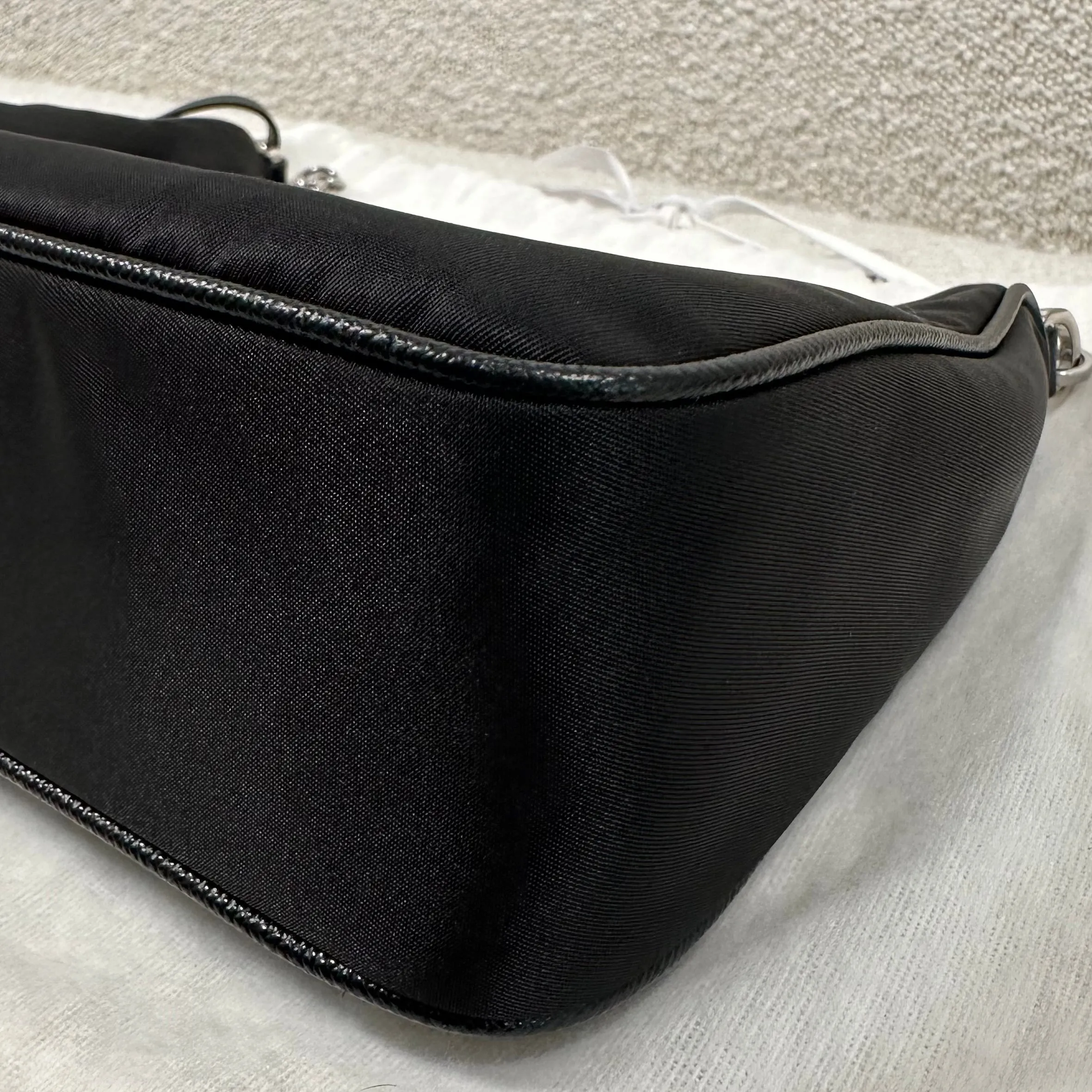 Prada Re-Edition 2005 Shoulder Bag Black