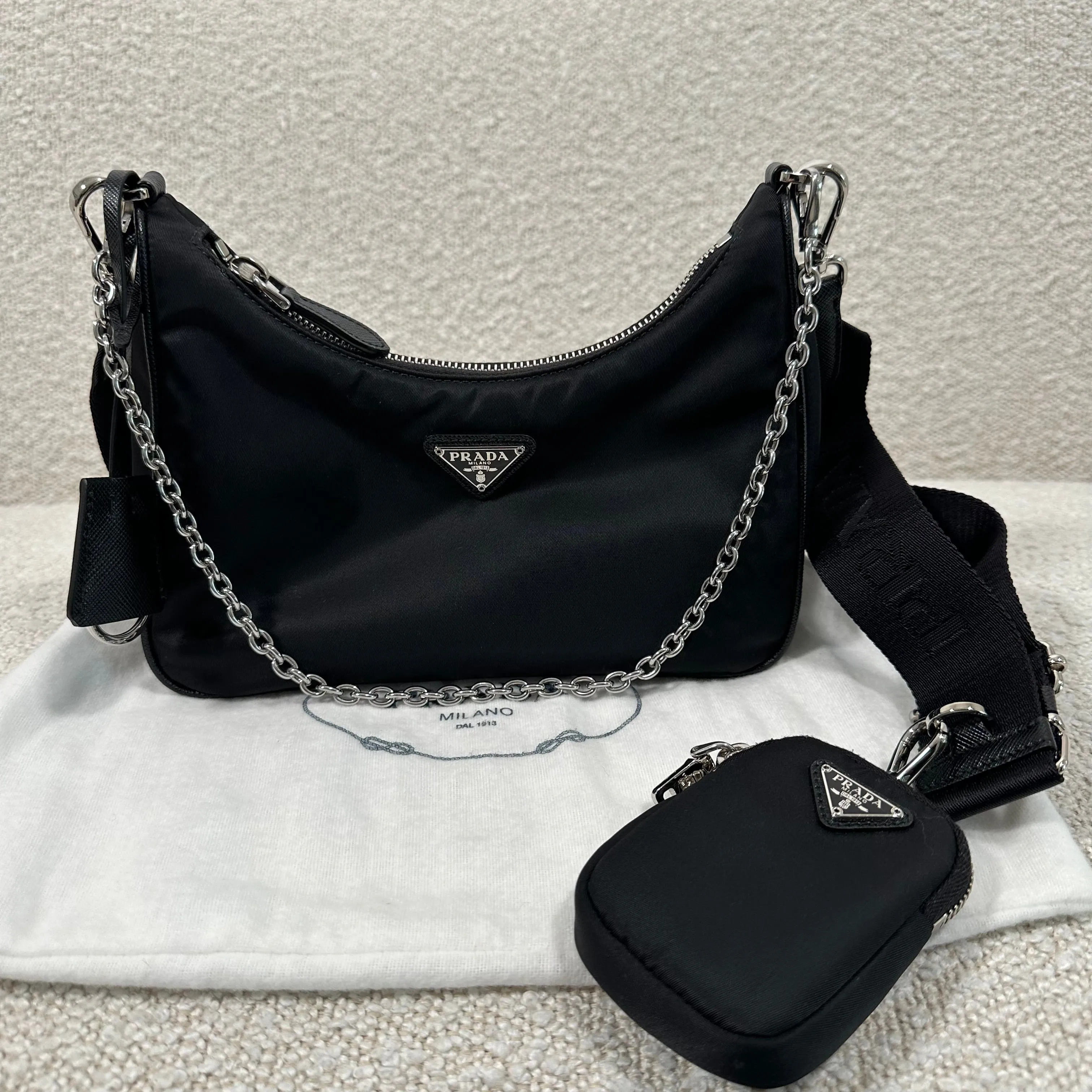 Prada Re-Edition 2005 Shoulder Bag Black