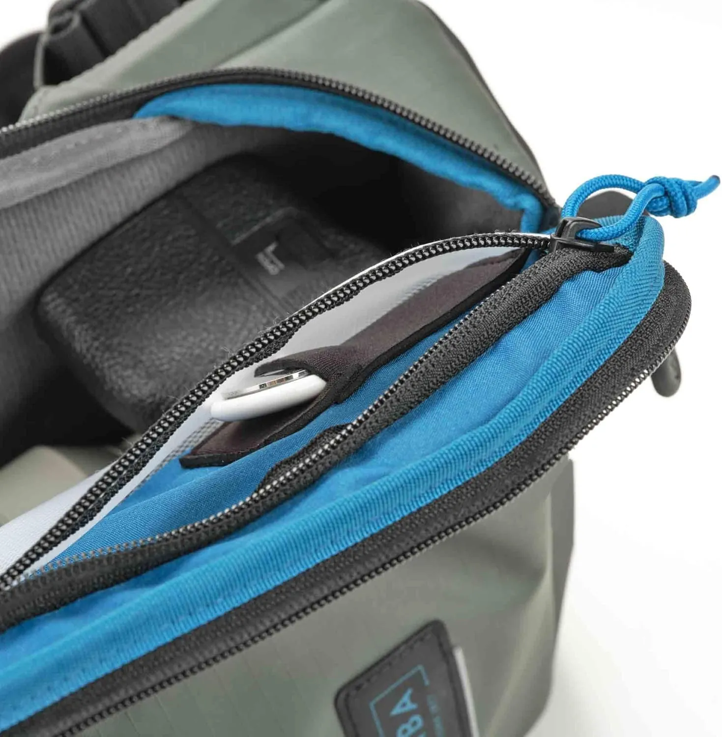 Tenba Solstice v2 16L Sling Bag for DSLR and Mirrorless cameras and lenses, including supertelephoto zooms  Black (636-432)
