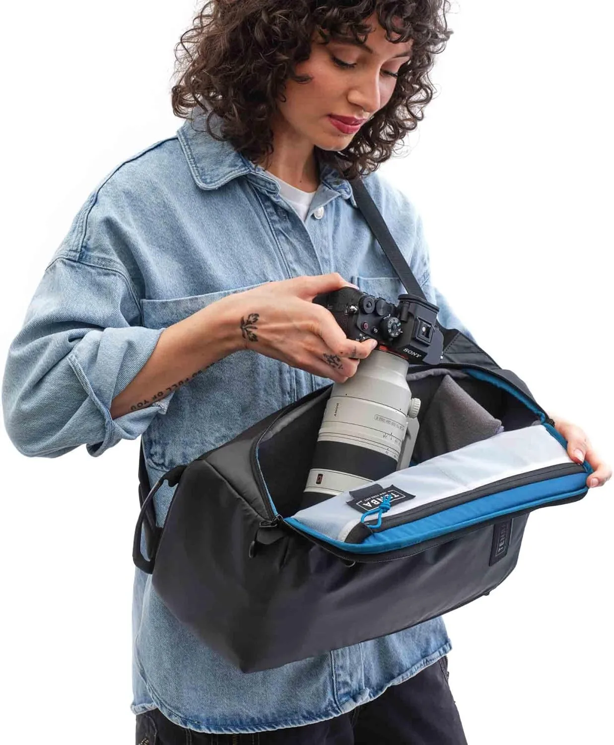Tenba Solstice v2 16L Sling Bag for DSLR and Mirrorless cameras and lenses, including supertelephoto zooms  Black (636-432)